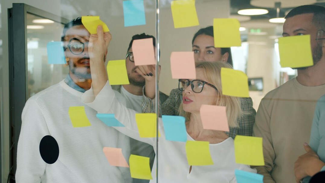 healthy employees brainstorming